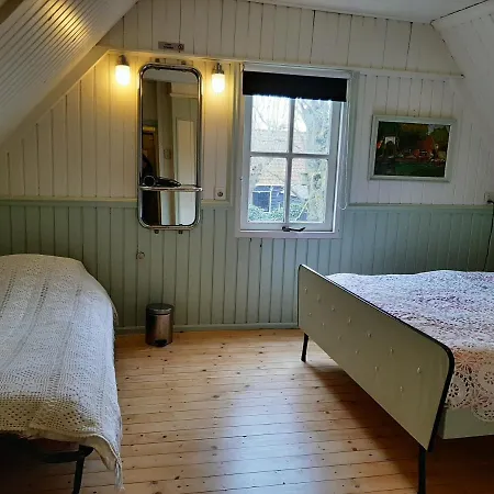 Voorhuisje Op Eiland * De Woude