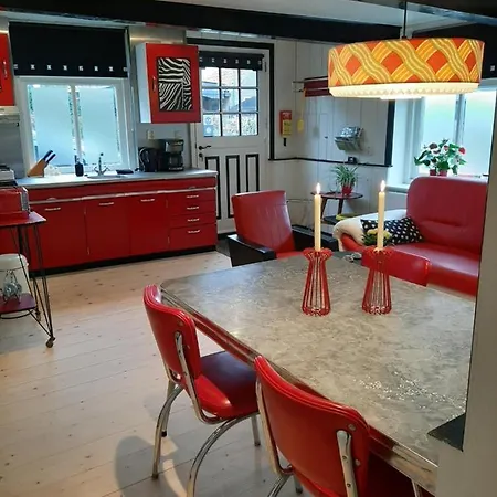 Voorhuisje Op Eiland * De Woude