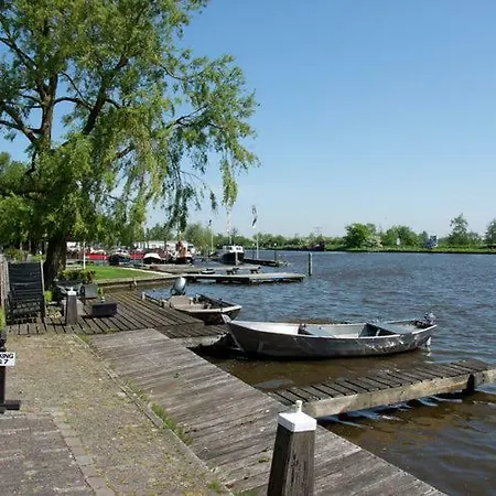 Voorhuisje Op Eiland De Woude