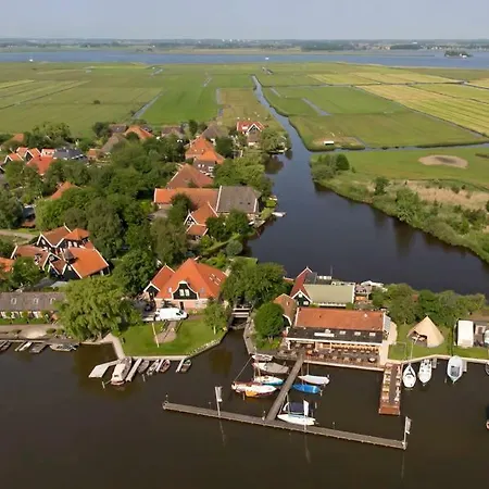 Voorhuisje Op Eiland * De Woude