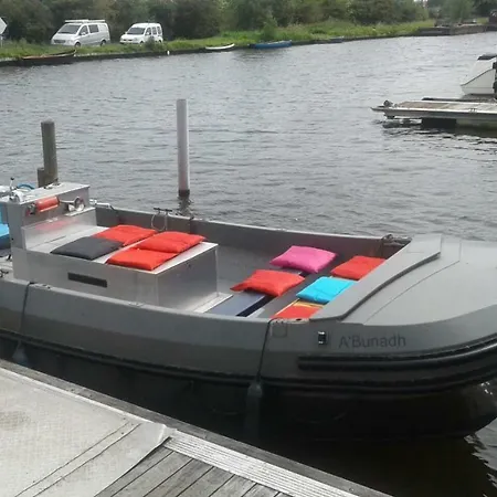 Voorhuisje Op Eiland * De Woude